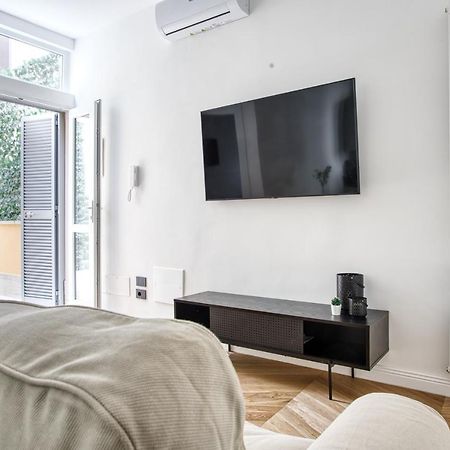 Joivy Stunning Flat With Balcony Apartment Milan Bagian luar foto