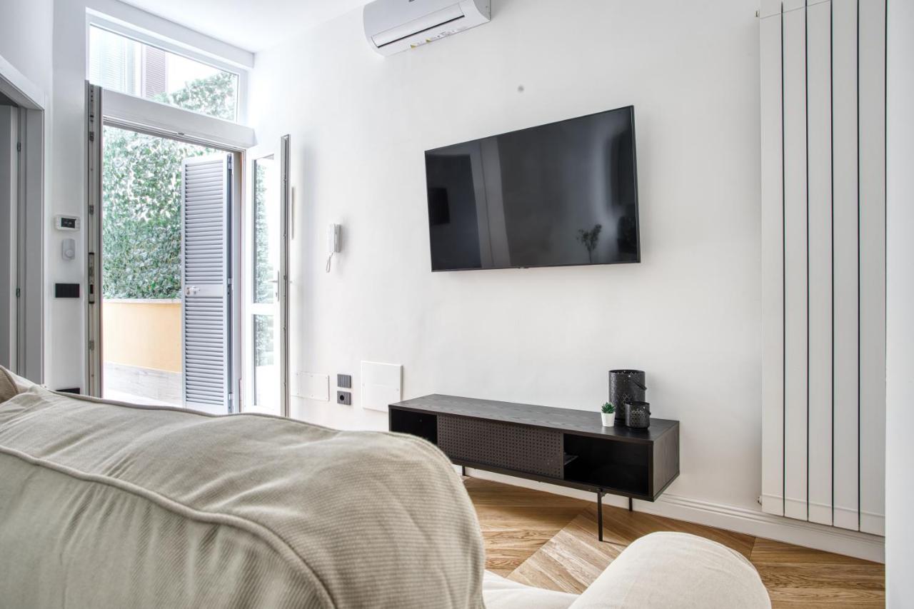 Joivy Stunning Flat With Balcony Apartment Milan Bagian luar foto