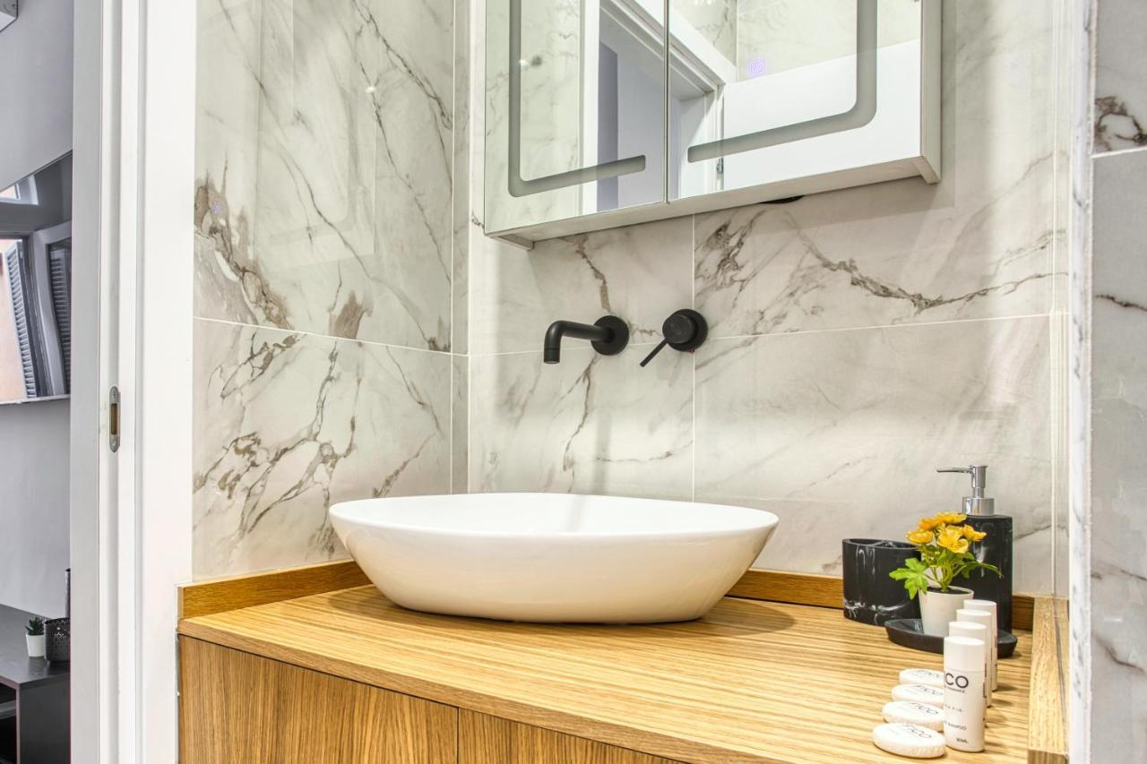 Joivy Stunning Flat With Balcony Apartment Milan Bagian luar foto